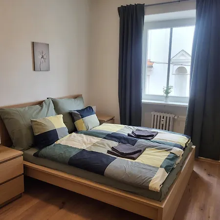 Center - Moderna Rimske Namesti Ii アパート